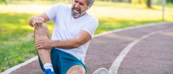 Discover the Power of Personalized Acupressure Therapy in Reducing Knee Pain